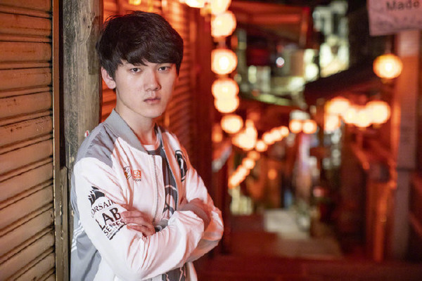 JackeyLove迎来十五赛季出色发挥，IG观众热烈欢呼！
